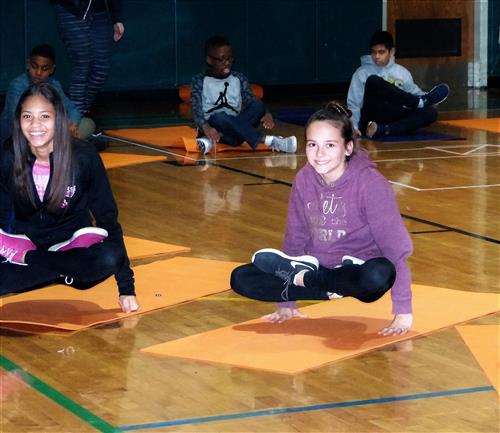 Edison Middle School Students Apply Newton's Laws to Yoga Classes